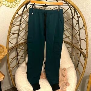 Worn once Men’s Figs scrub pants - S